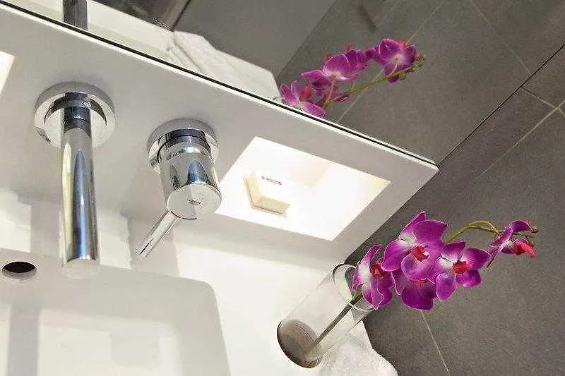 Hotel Elysée Secret Parigi 4*,  Francia
