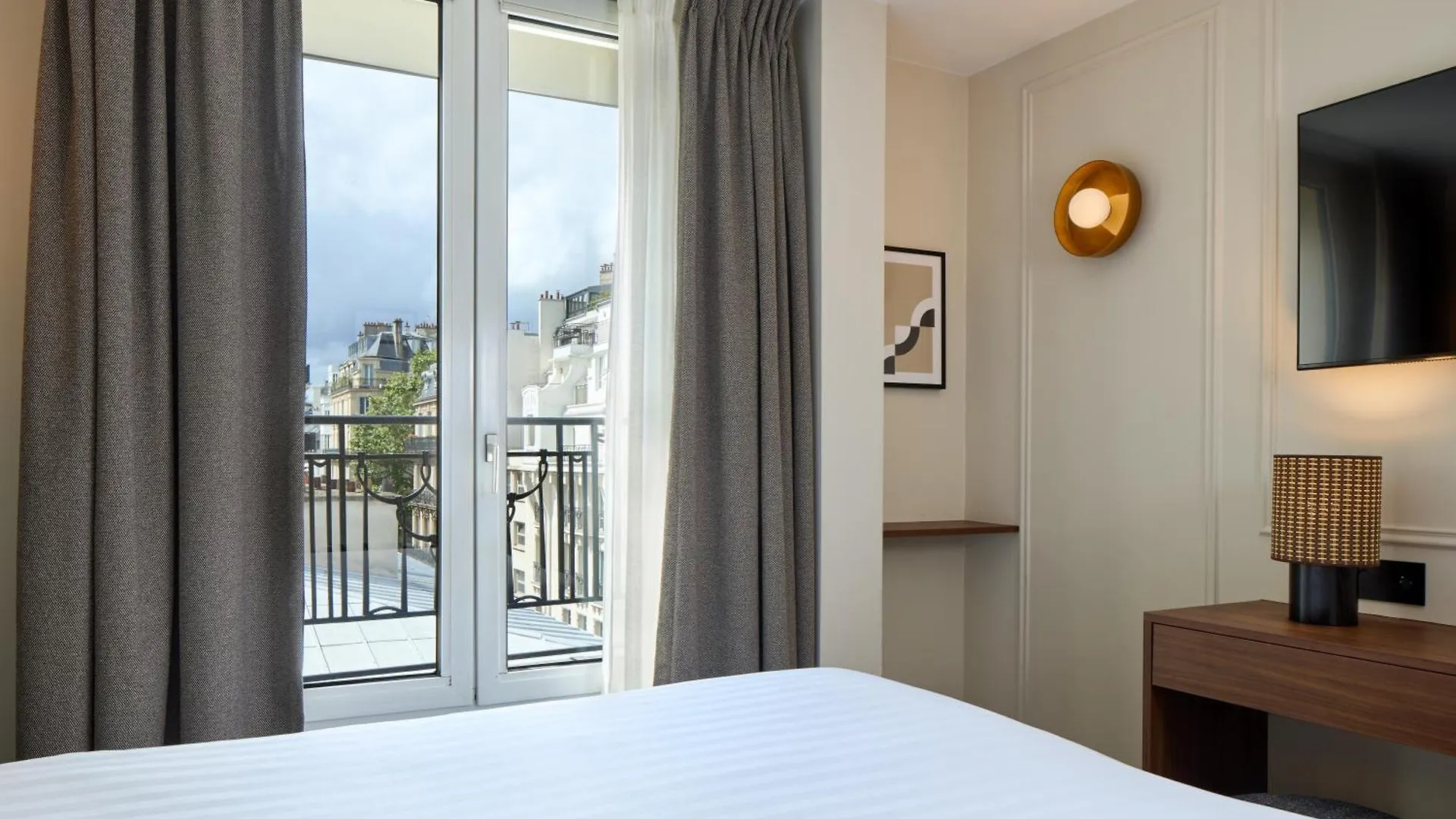 Hotel Elysee Secret Paris 4*,